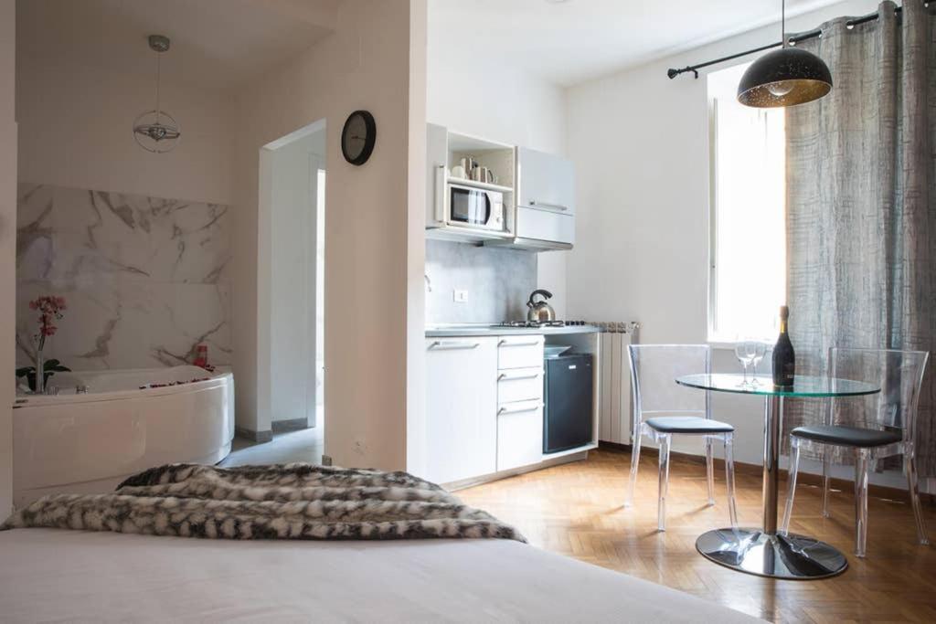 Pink Intimate Jacuzzi Suite Trastevere - Top Collection Rom Exterior foto