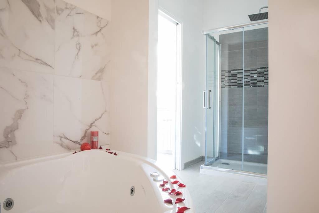 Pink Intimate Jacuzzi Suite Trastevere - Top Collection Rom Exterior foto